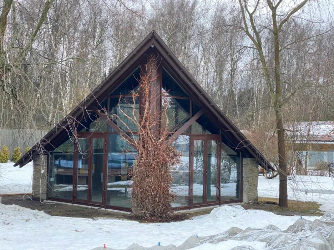 Как правильно застеклить веранду в загородном доме