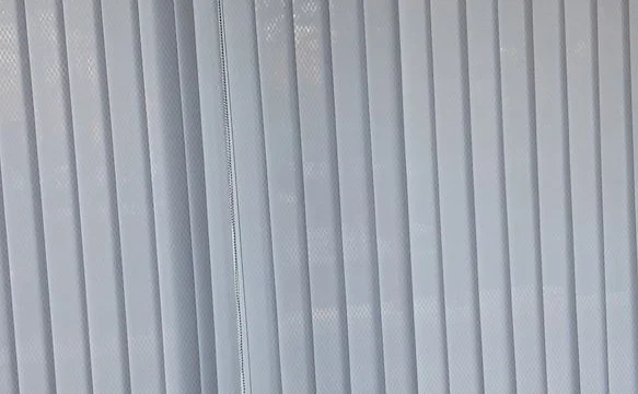 Вертикальные жалюзи на косые окна