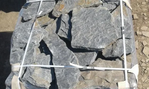 Природный камень Дракон 3