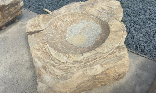 Очаг кострище в глыбе природного камня 0