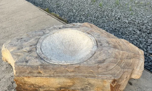 Очаг кострище в глыбе природного камня 2