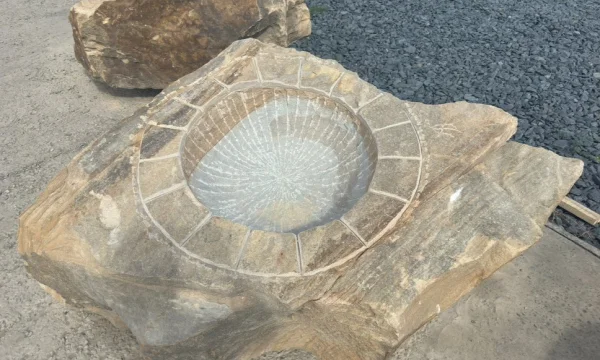 Очаг кострище в глыбе природного камня 1