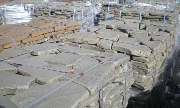 Камень галтованный серо-зелёный песчаник природный пластушка 0