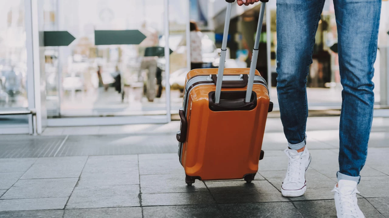 Выбор чемодана для ручной клади в самолет: советы и рекомендации