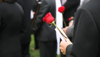 Особенности погребальных обрядов: как прощаются с усопшими в разных странах