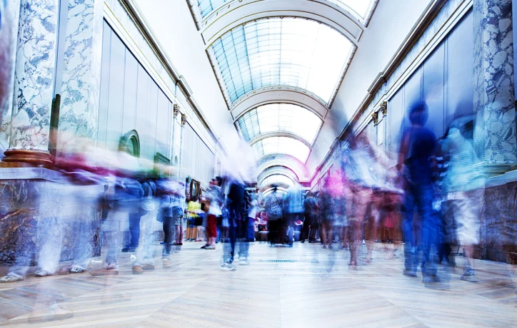 Более половины опрошенных россиян мечтают об &laquo;островках тишины&raquo; в общественных местах