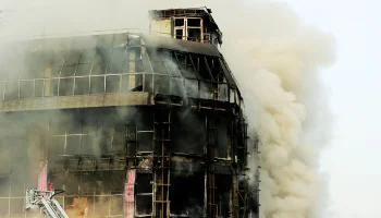 Фасад как фактор риска: как горючие материалы увеличивают материальный ущерб при возгорании