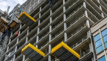 Лишь 31% россиян разбираются в капремонте: на что обратить внимание