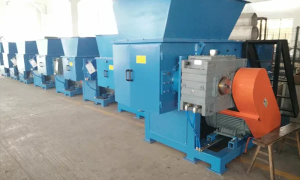 Продажа промышленных шредеров (одновальных и двухвальных) 0