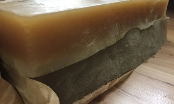 Закупаем воска, парафины, компаунды 0