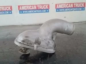 бывшая в потребовании водяная трубка подключается к корпусу термостата p/n a9062031974 для двигателя mercedes mbe906 3