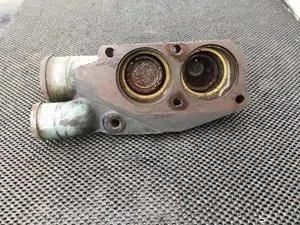бывший в пользовании корпус термостата для двигателя detroit series 60 14,0 литров 2