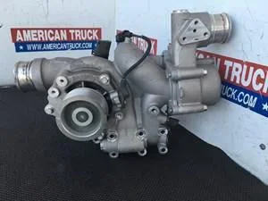 б/у водяной насос в сборе с фильтром охлаждающей жидкости и корпусом термостата для двигателя paccar mx13 0