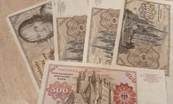 Куплю, обмен старые Швейцарские франки, бумажные английские фунты стерлингов и др 2