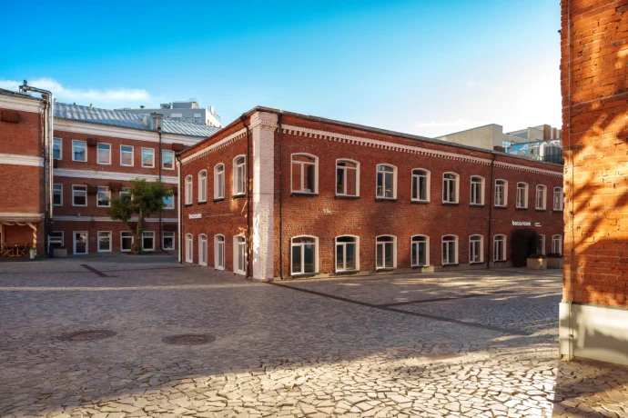 За год на 20% вырос спрос на офисы в лофт-квартале «Товарищество Рябовской Мануфактуры» от компаний, занимающихся разработкой ИИ-решений