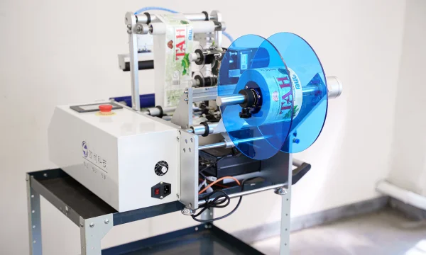 Этикетировщик для цилиндрической тары AS-C12 0