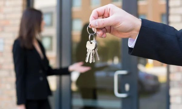 Купля-продажа коммерческой недвижимости в Санкт-Петербурге 0