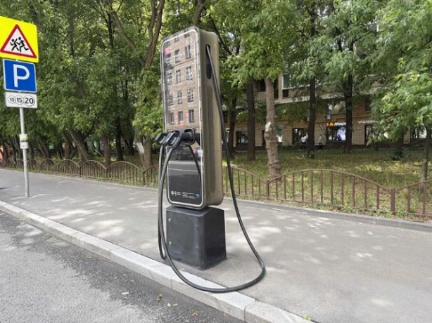 Электрозарядки становятся обязательной опцией в высокобюджетных новостройках