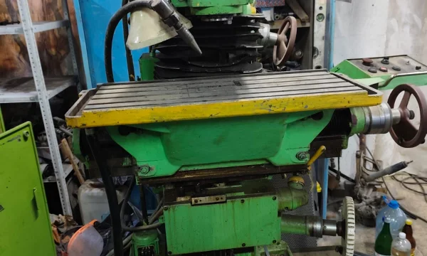 ВМ131ВФ1 широкоуниверсальный фрезерный станок 0