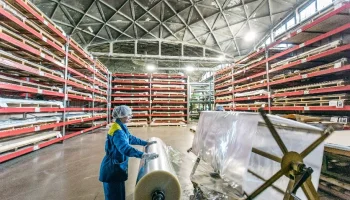 На обновление первого в России производства HPL направлено 1,5 млрд руб. Благодаря инвестициям социальные объекты смогут сократить бюджет на эксплуатацию в 1,5–2 раза