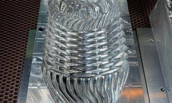 Изготовление пресс-форм для ПЭТ-бутылок с разработкой дизайна бутылок 2