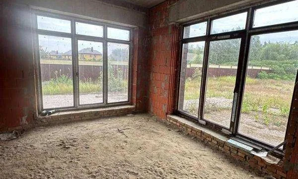 Продам кирпичный дом 253 м&sup2; на участке 20 соток с газом и коммуникациями 2