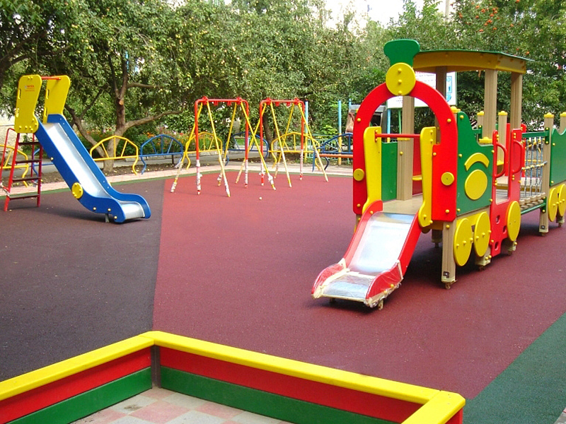 Безопасное полимерное покрытие для детских площадок